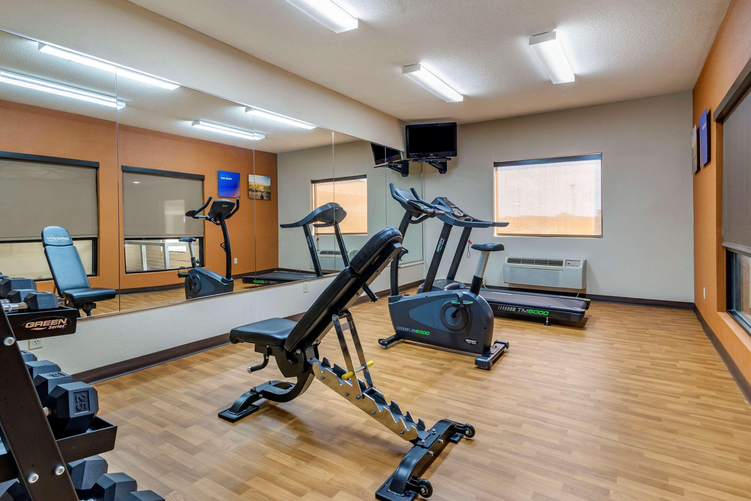 Hotel Comfort Near Robins Air Force Base 2*