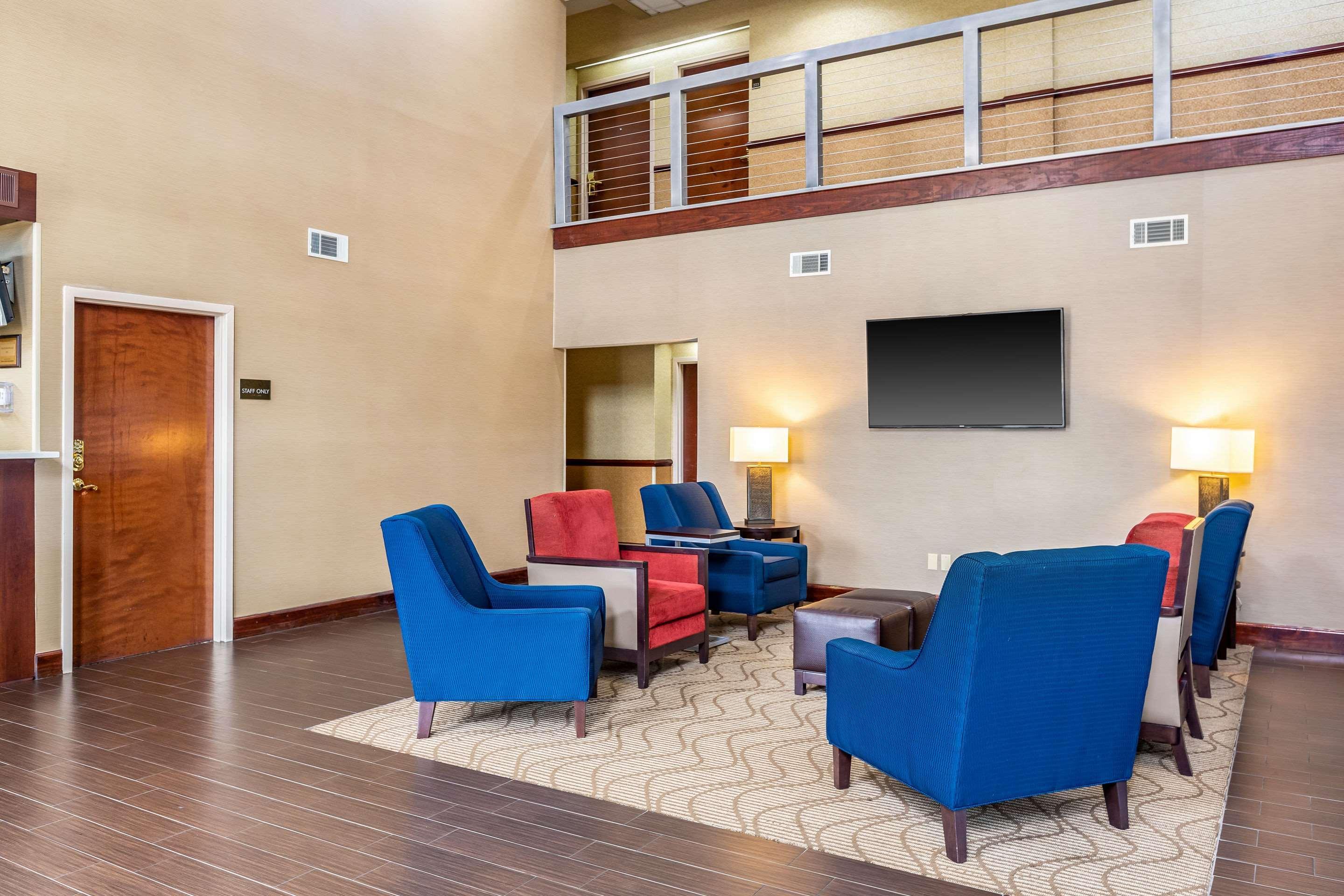 Comfort Near Robins Air Force Base 2* Warner Robins