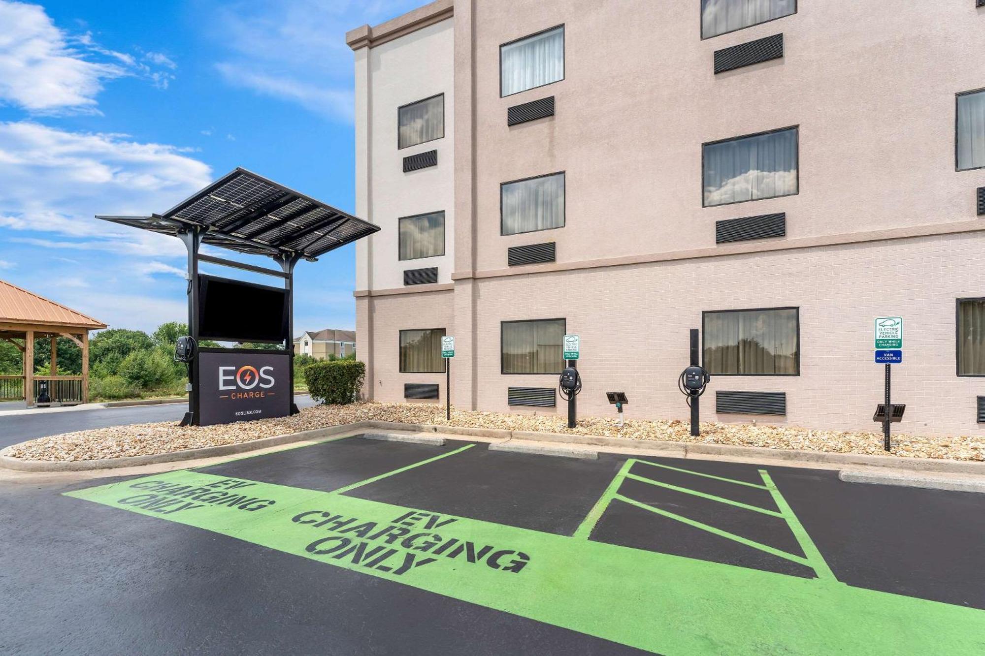 Comfort Near Robins Air Force Base Hotel 2*