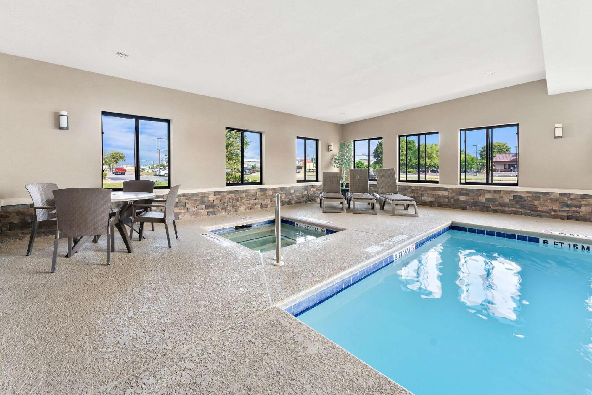 Comfort Near Robins Air Force Base Hotel 2*